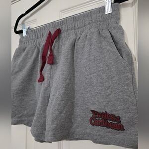 Disney Women's Shorts  Pirates of the Caribbean Logo Size Medium Gray
